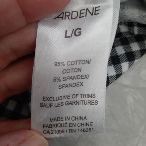 Black and white gingham top with tie size large - Picture 5 of 7